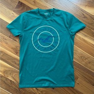 Hollister graphic tee, adult small